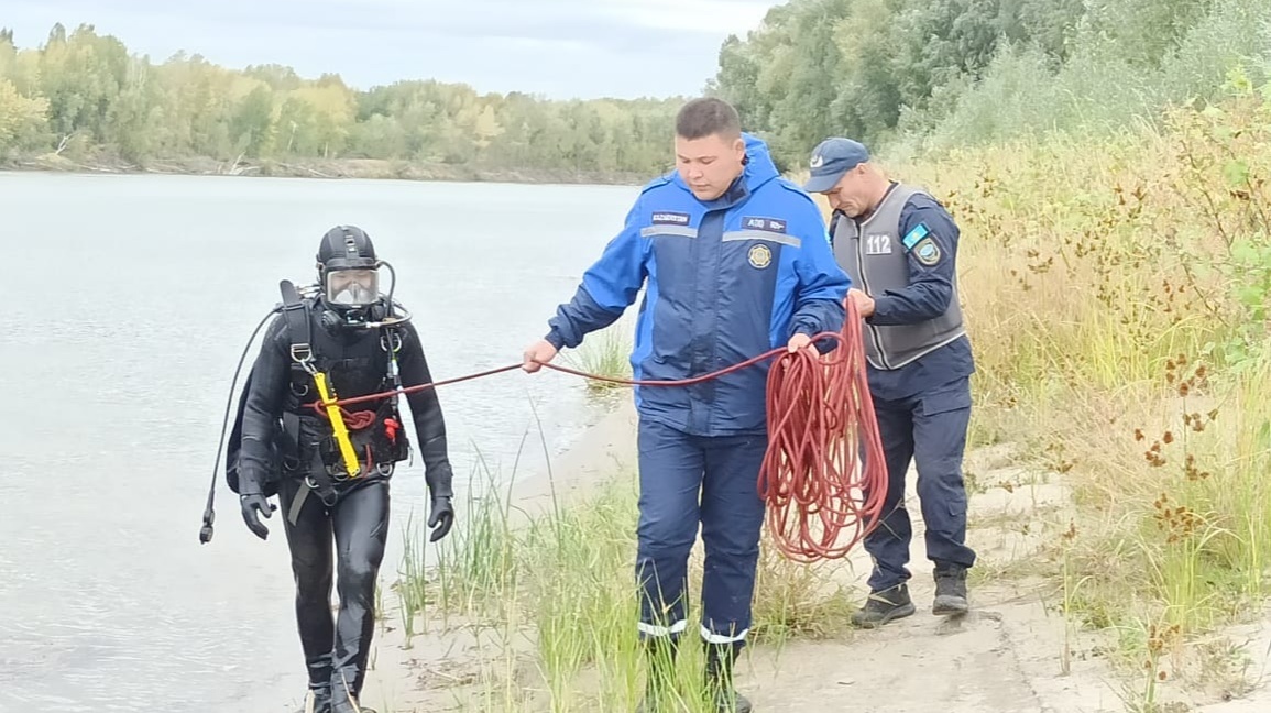 Спасатели ДЧС ведут поиски на реке Иртыш в Павлодарской области