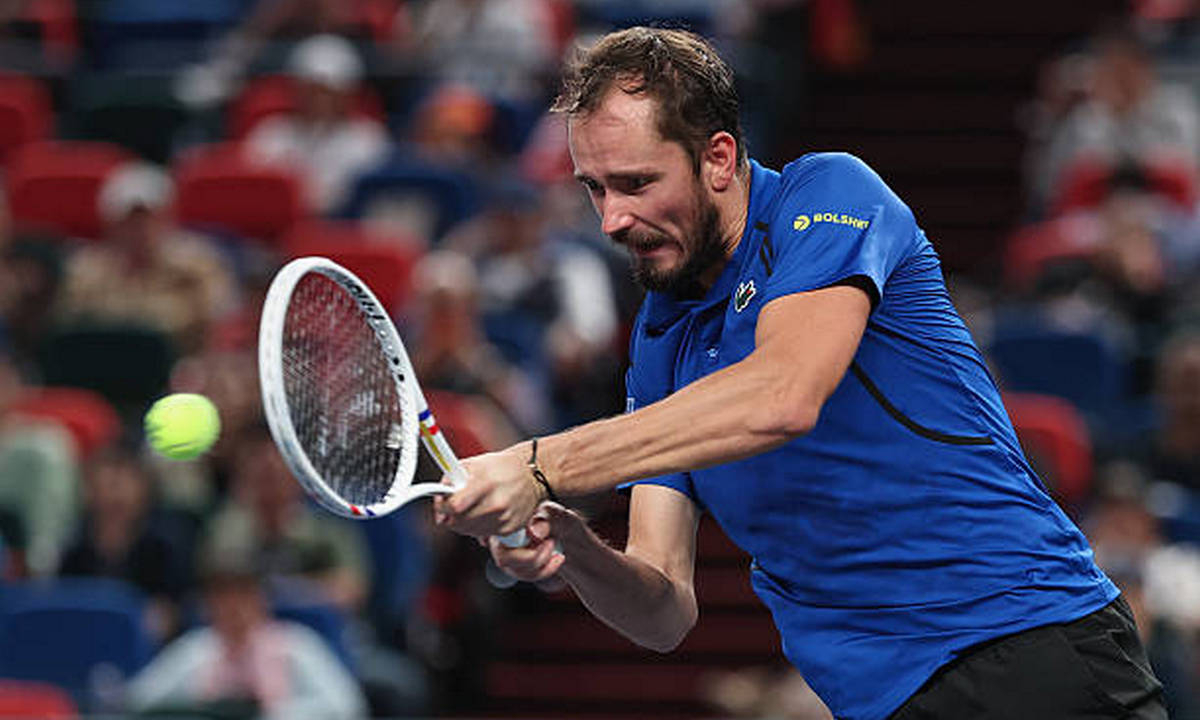 Даниил Медведев на турнире ATP в Шанхае