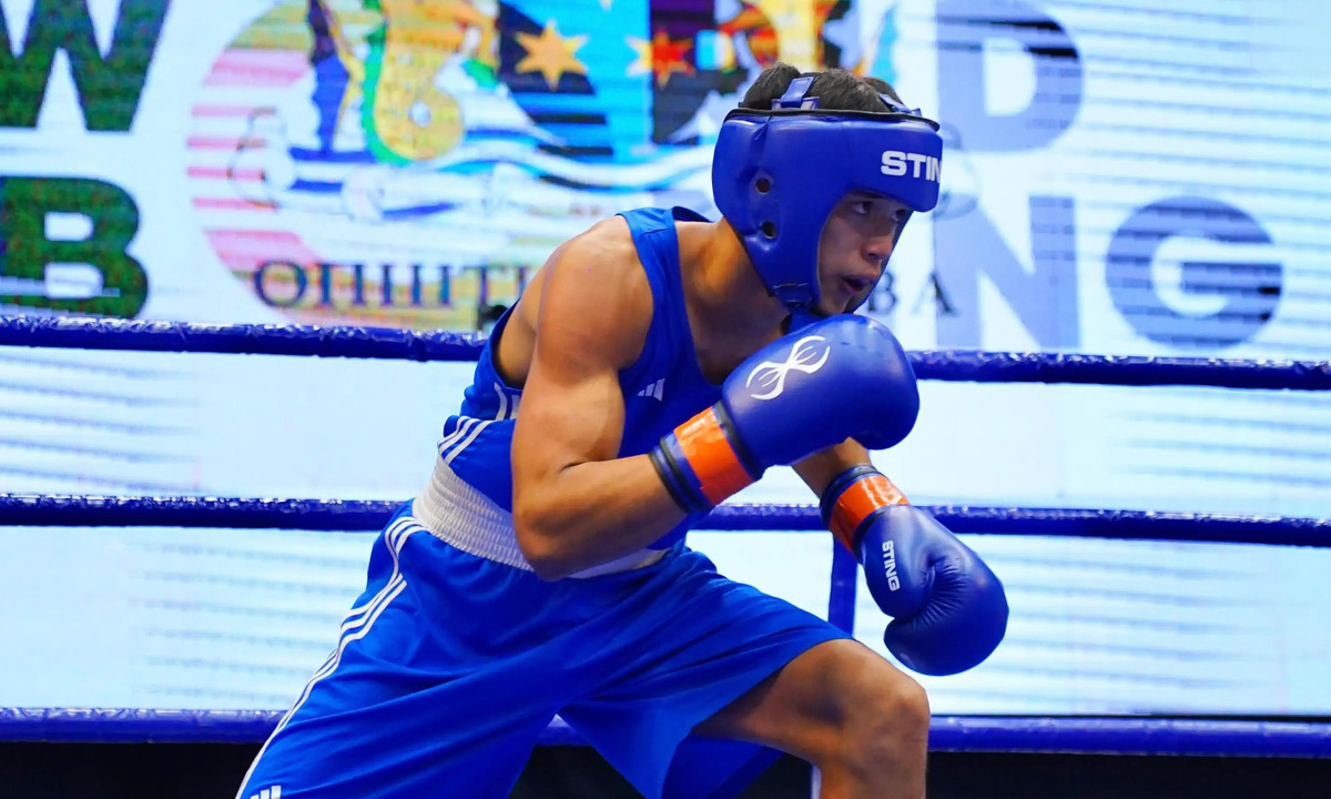 Казахстанский боксёр Бибарыс Аширбай на юниорском чемпионате мира World Boxing U19 в Будве