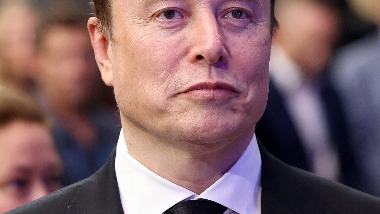 Илон Маск, основатель и глава SpaceX