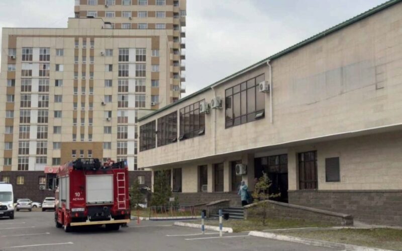 Из фитнес-центра в Астане при пожаре вывели 20 человек