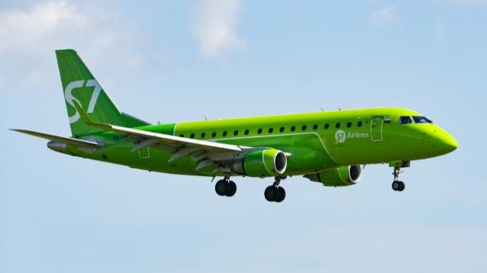 Пассажирский самолёт авиакомпании S7 Airlines