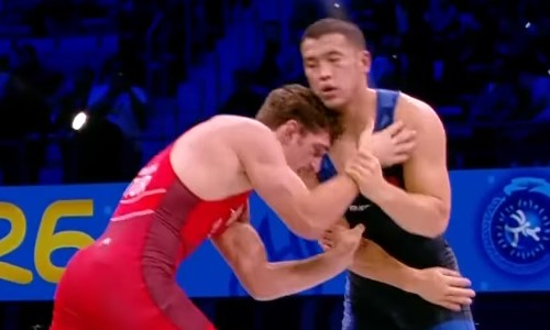 Двукратный чемпион мира Махмудов уступил в полуфинале ЧМ