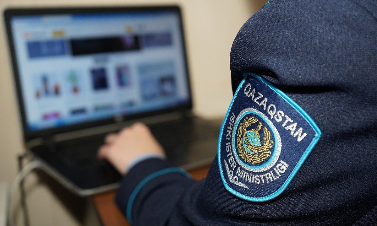 Полиция ВКО возбудила дело после гибели рабочего под погрузчиком в Глубоком