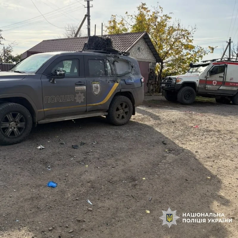 Бронированный автомобиль эвакуационной группы полиции «Белые ангелы», повреждённый российским FPV-дроном в Харьковской области