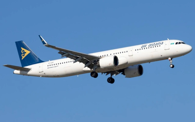 Самолёт Airbus A321LR авиакомпании Air Astana