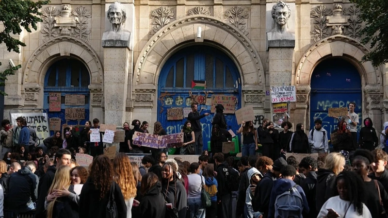 Блокады лицеев и протесты школьников во Франции