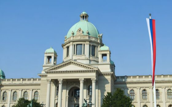 Сербия сайлауында 14:00-ге дейін сайлаушылардың 46%-ы дауыс берді