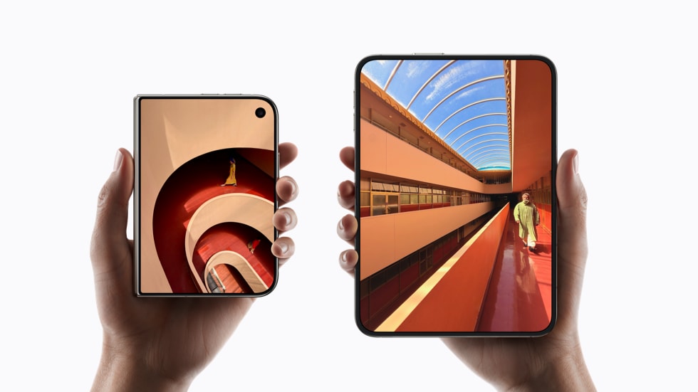 Складной смартфон iPhone Duo в сложенном и разложенном виде
