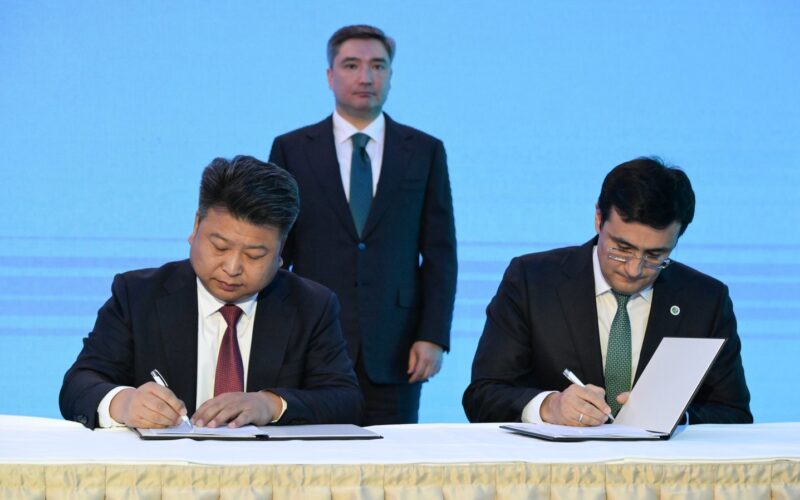 «Байтерек» и Guoyou подписали меморандум по Курыку на $1 млрд