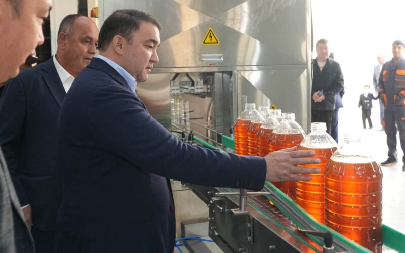В Мактааральском районе запустили завод хлопкового масла