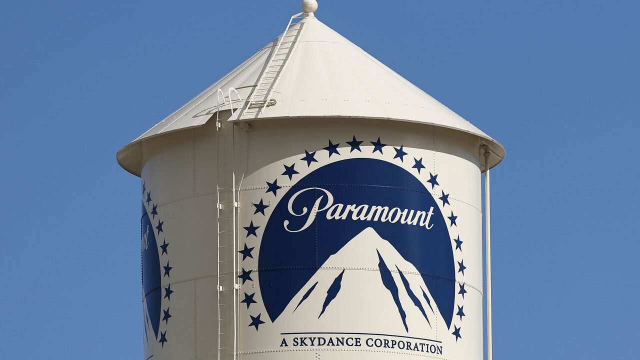 Логотип Warner Bros. Discovery после закрытия сделки с Paramount