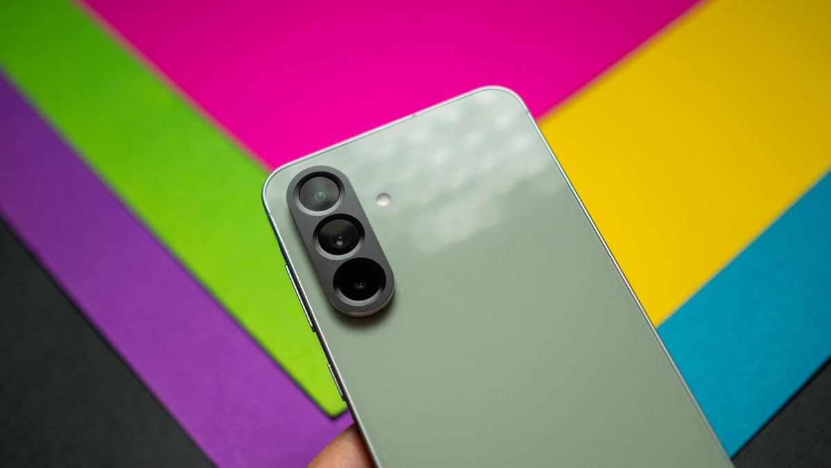 Смартфон Samsung Galaxy A56