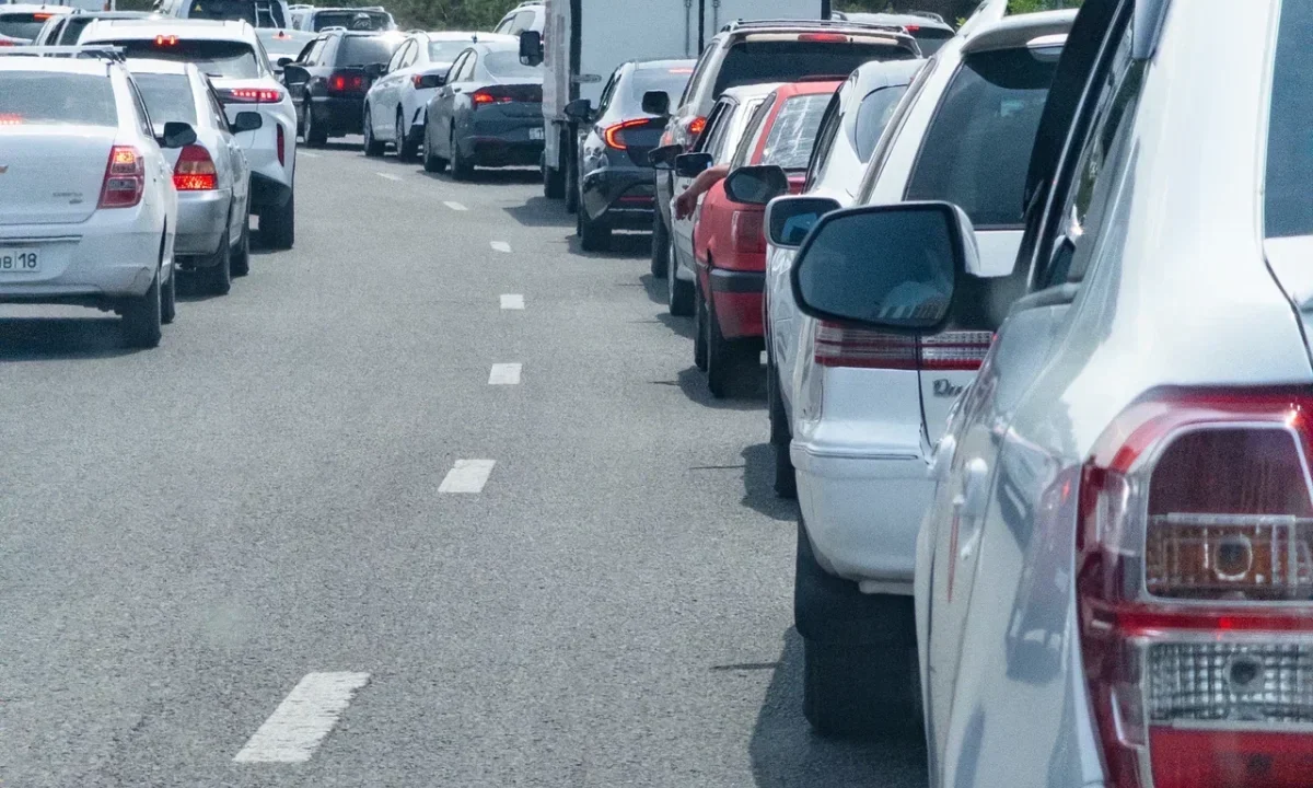 Автомобили на платной парковке в Алматы